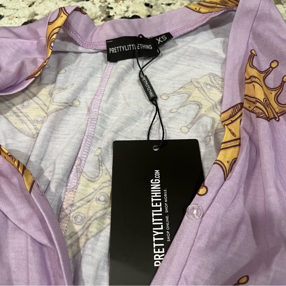 PrettyLittleThing Queen Lilac sleep Romper - Picture 6 of 8